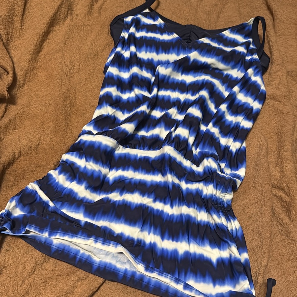 Athleta 34B/C swimsuit, top and skirt ensemble